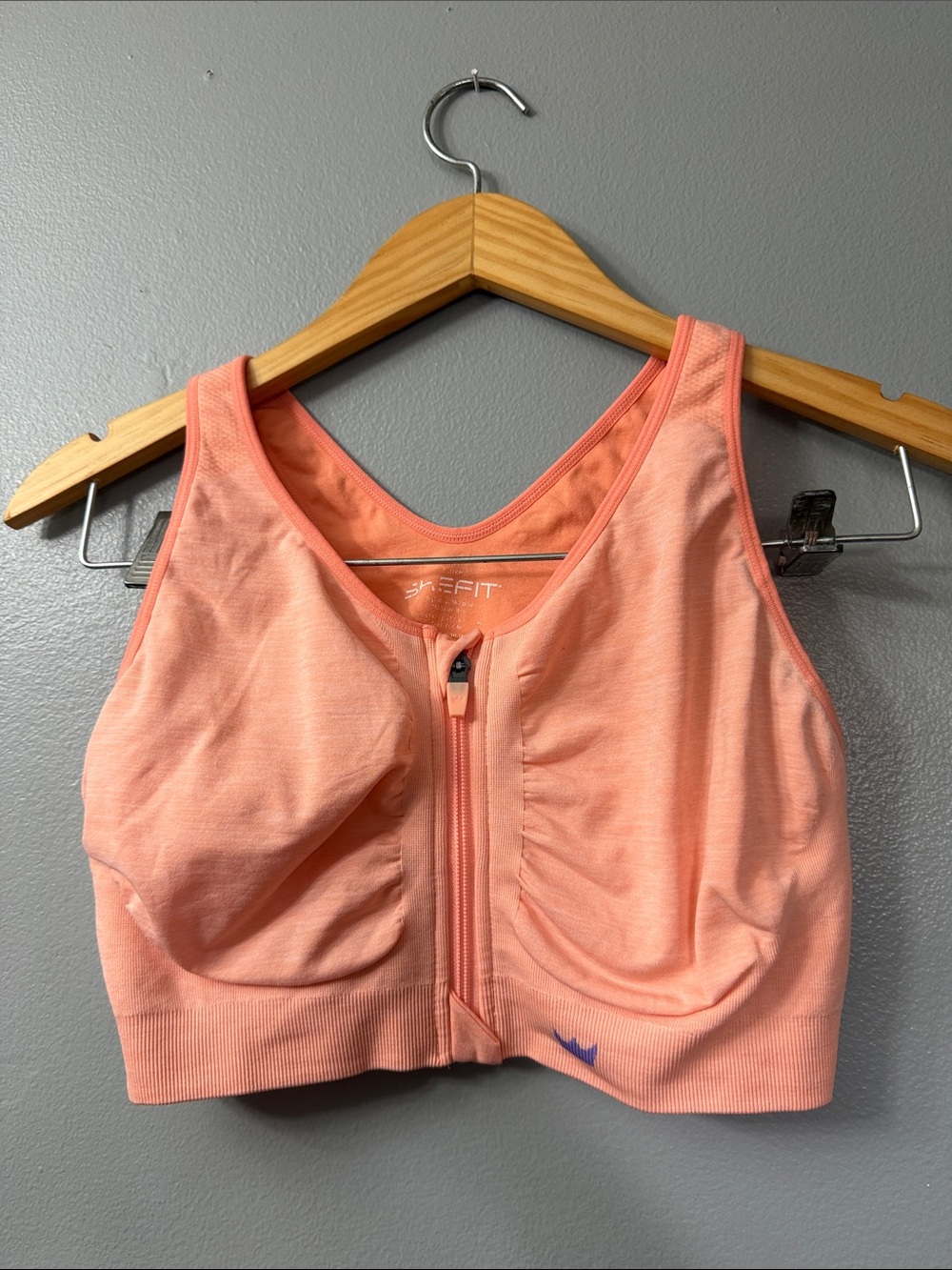 SHEFIT Peach Women's sports bra ribbed Zip-Front 2luxe